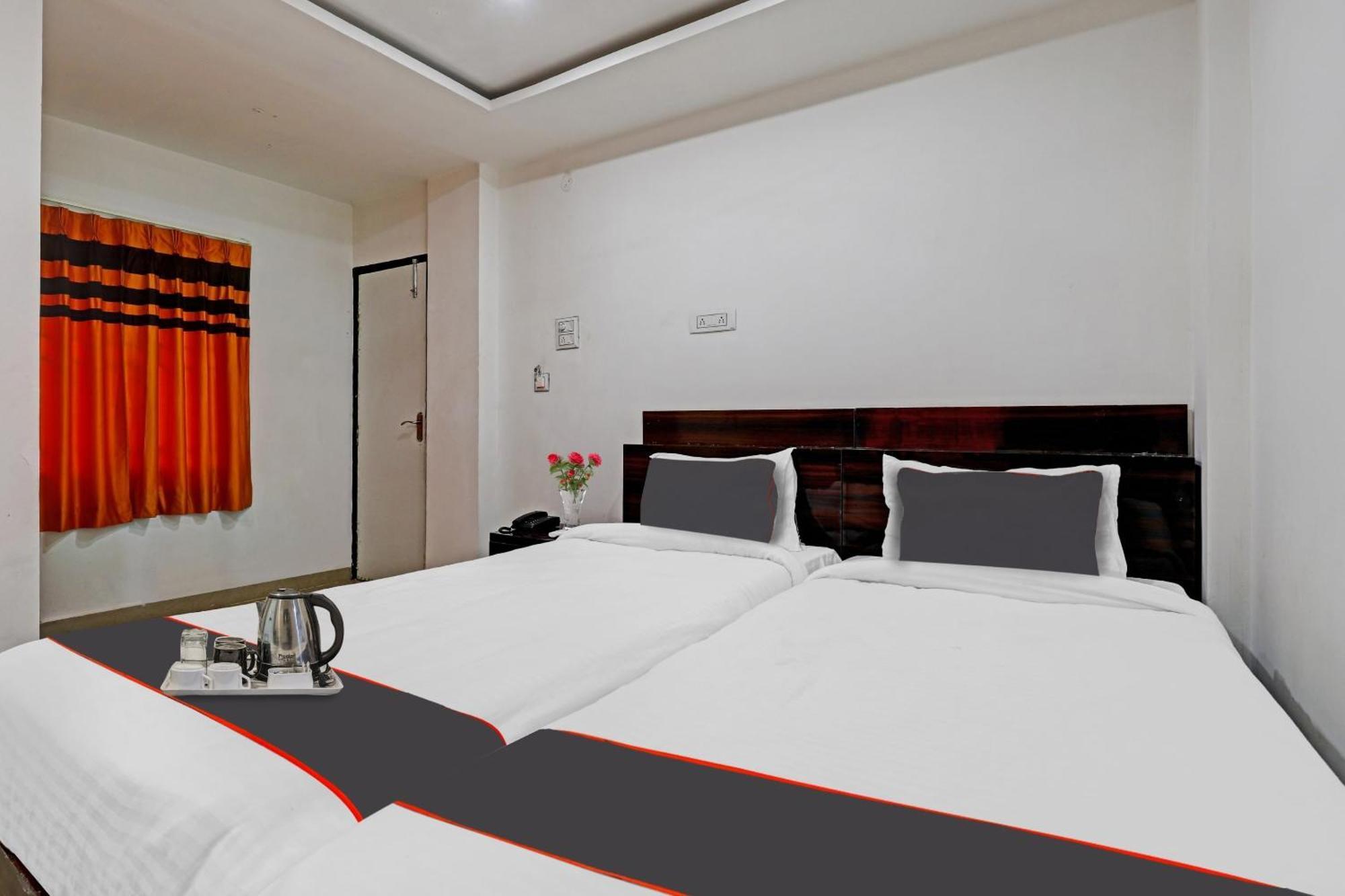Hotel O Lakhi Guest House Guwahati Exteriör bild