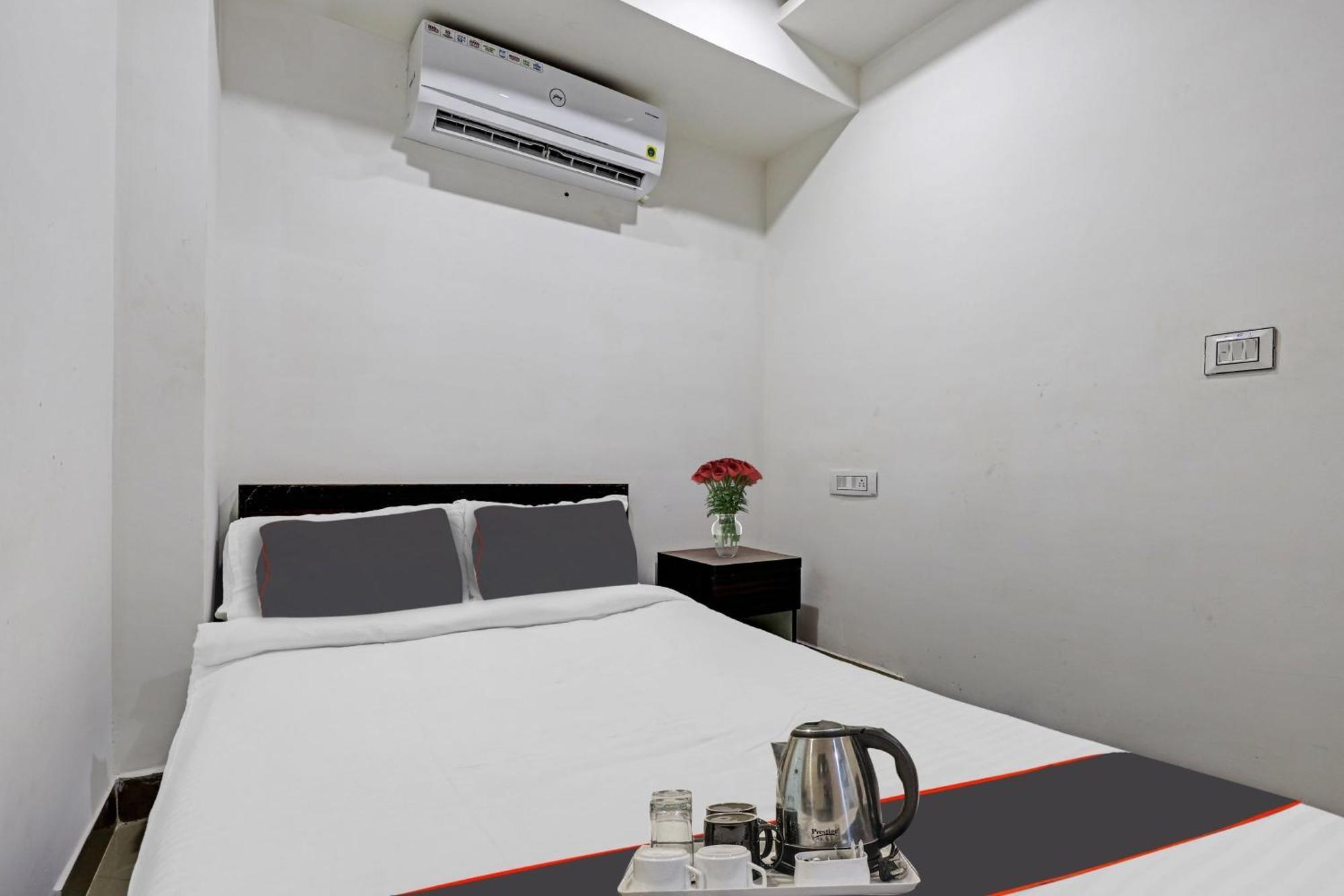 Hotel O Lakhi Guest House Guwahati Exteriör bild