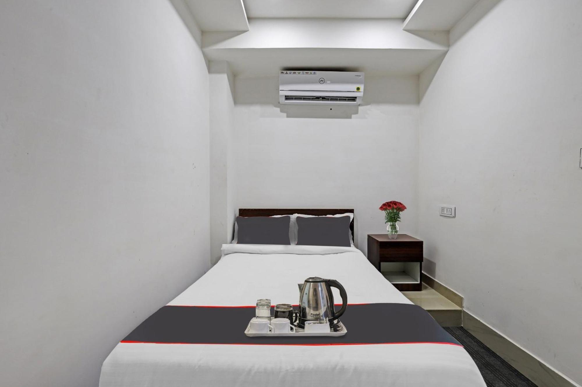 Hotel O Lakhi Guest House Guwahati Exteriör bild