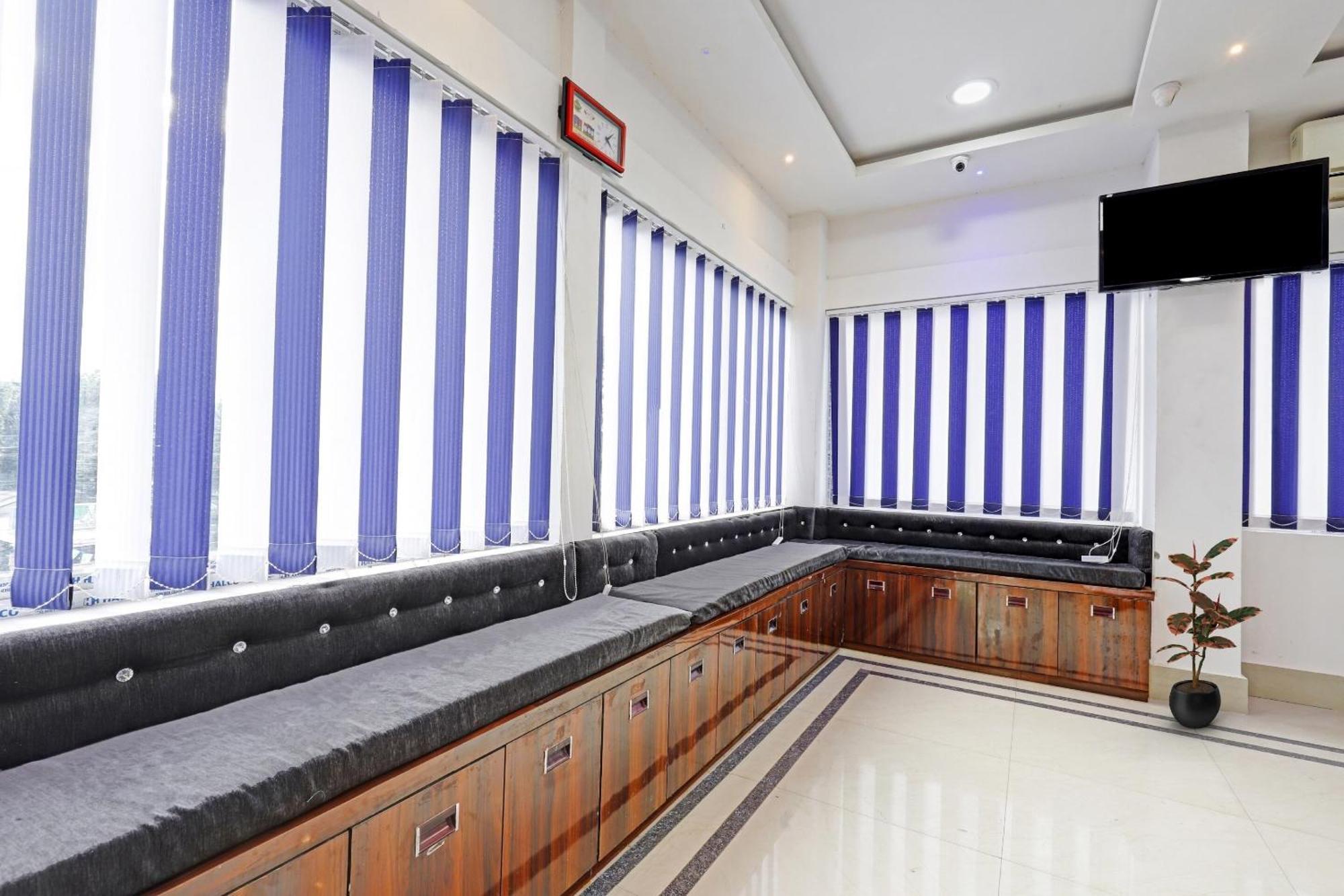 Hotel O Lakhi Guest House Guwahati Exteriör bild